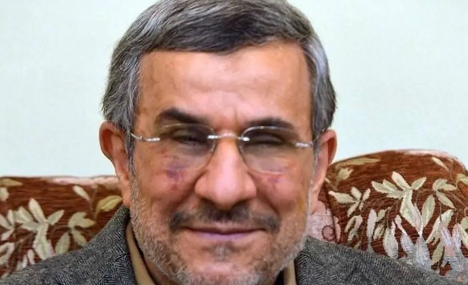 التلفزيون الإيراني: أحمدي نجاد يقدم أوراق ترشحه للرئاسة