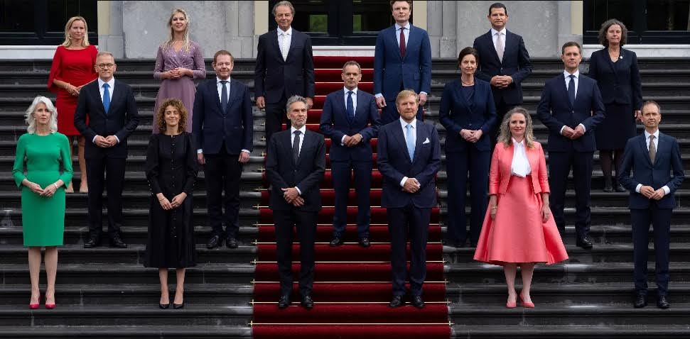  إبعاد فيلدرز وتعيين مهاجرة مغربية في الحكومة اليمينية الجديدة بهولندا يُخفف من قلق المهاجرين في البلاد 