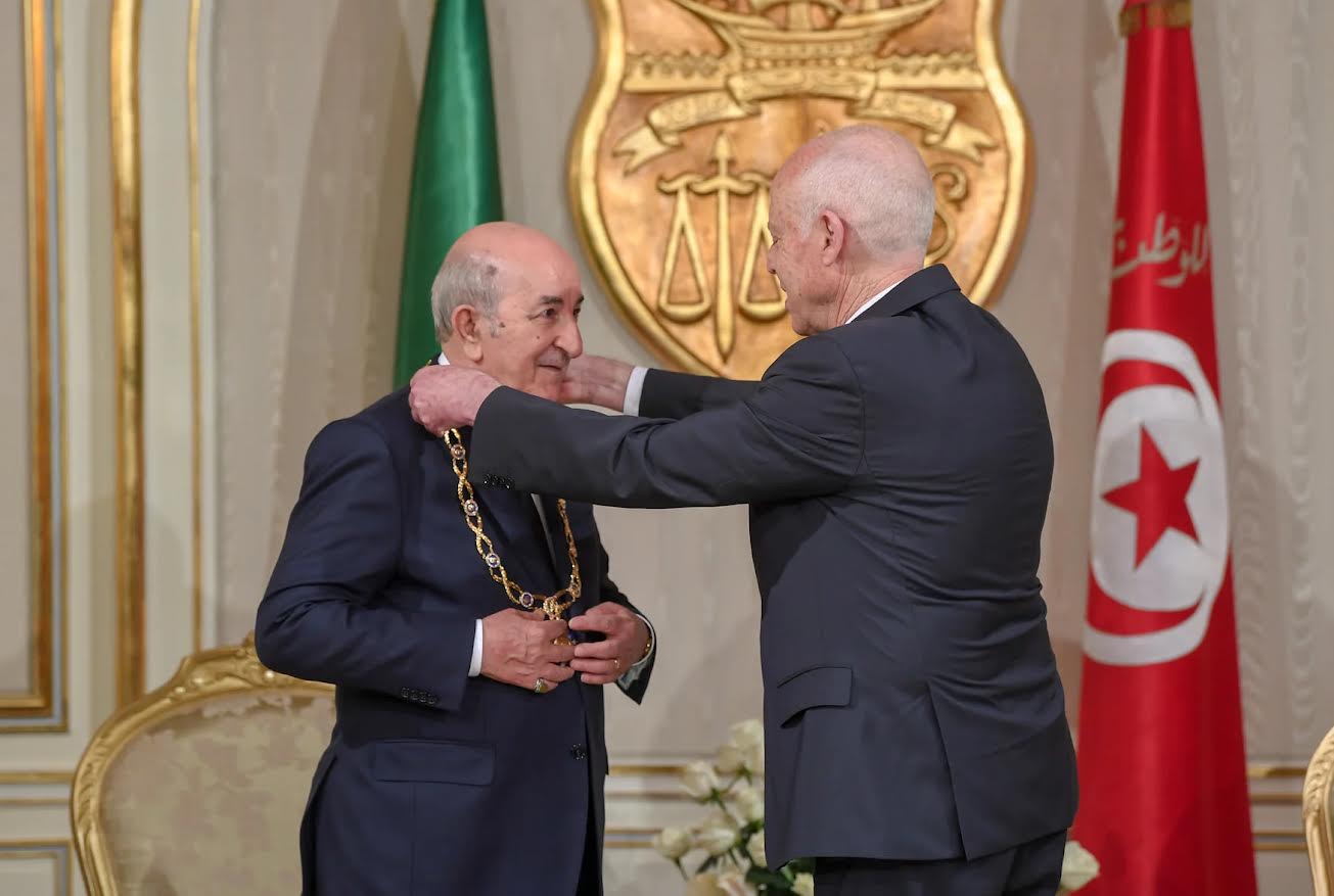 سعيد يربط مصير الانتخابات الرئاسية في تونس بنظيرتها في الجزائر.. هل تستمر أزمته مع المغرب بسبب تحالفه مع تبون؟