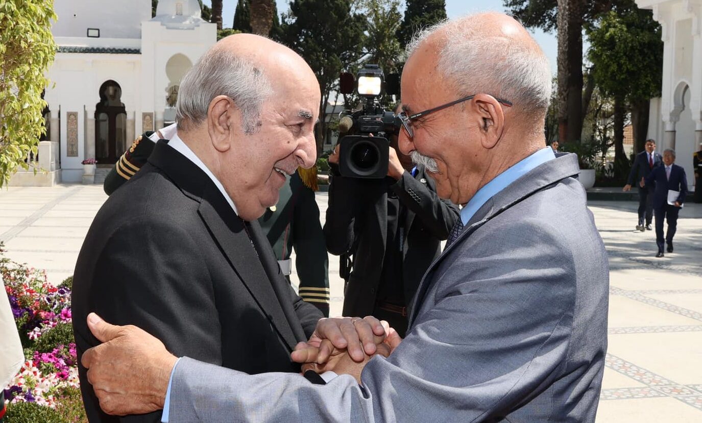  بعد أن نجح المغرب في إصدار قرار من الاتحاد الإفريقي يمنع البوليساريو من حضور المحافل الدولية للمنظمة.. الجزائر "تتأسف" والجبهة الانفصالية "غاضبة" 