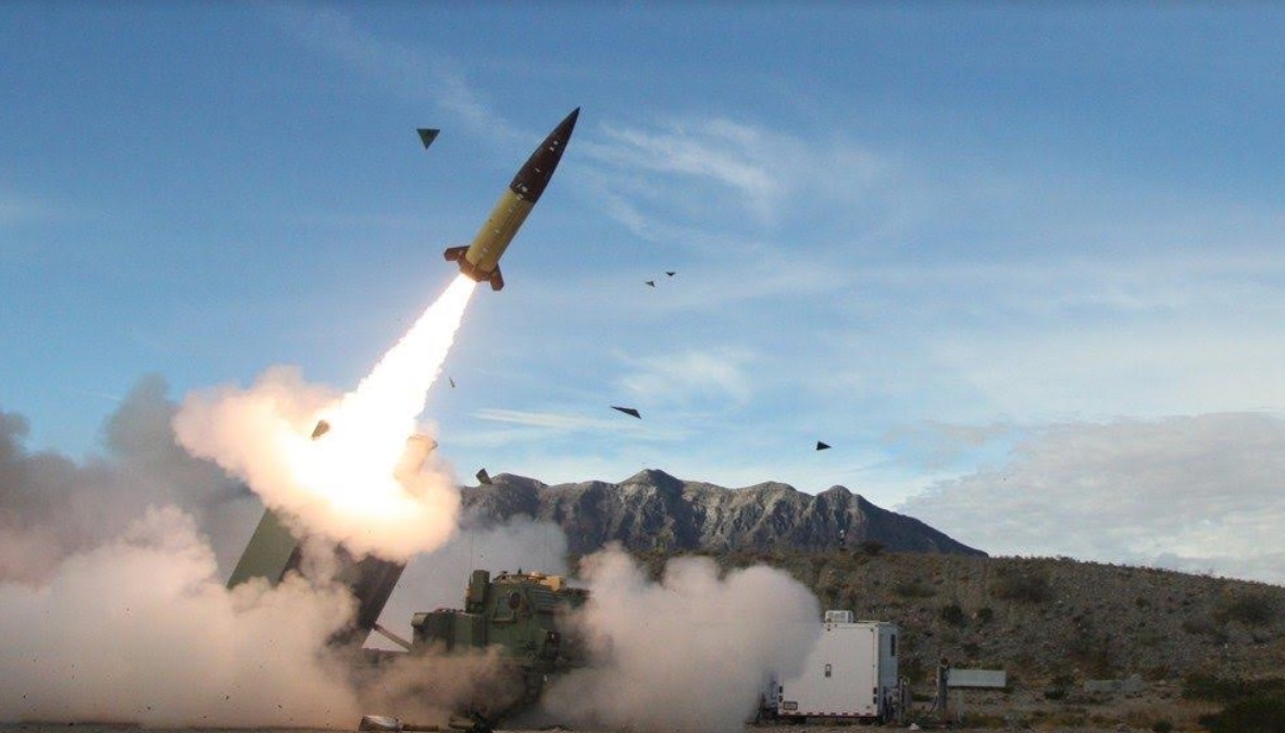 بعد أن أثبت كفاءة عالية في الحرب الروسية الأوكرانية.. المغرب يعقد صفقة مع واشنطن لتزويده بنظام صواريخ ATACMS التكتيكية