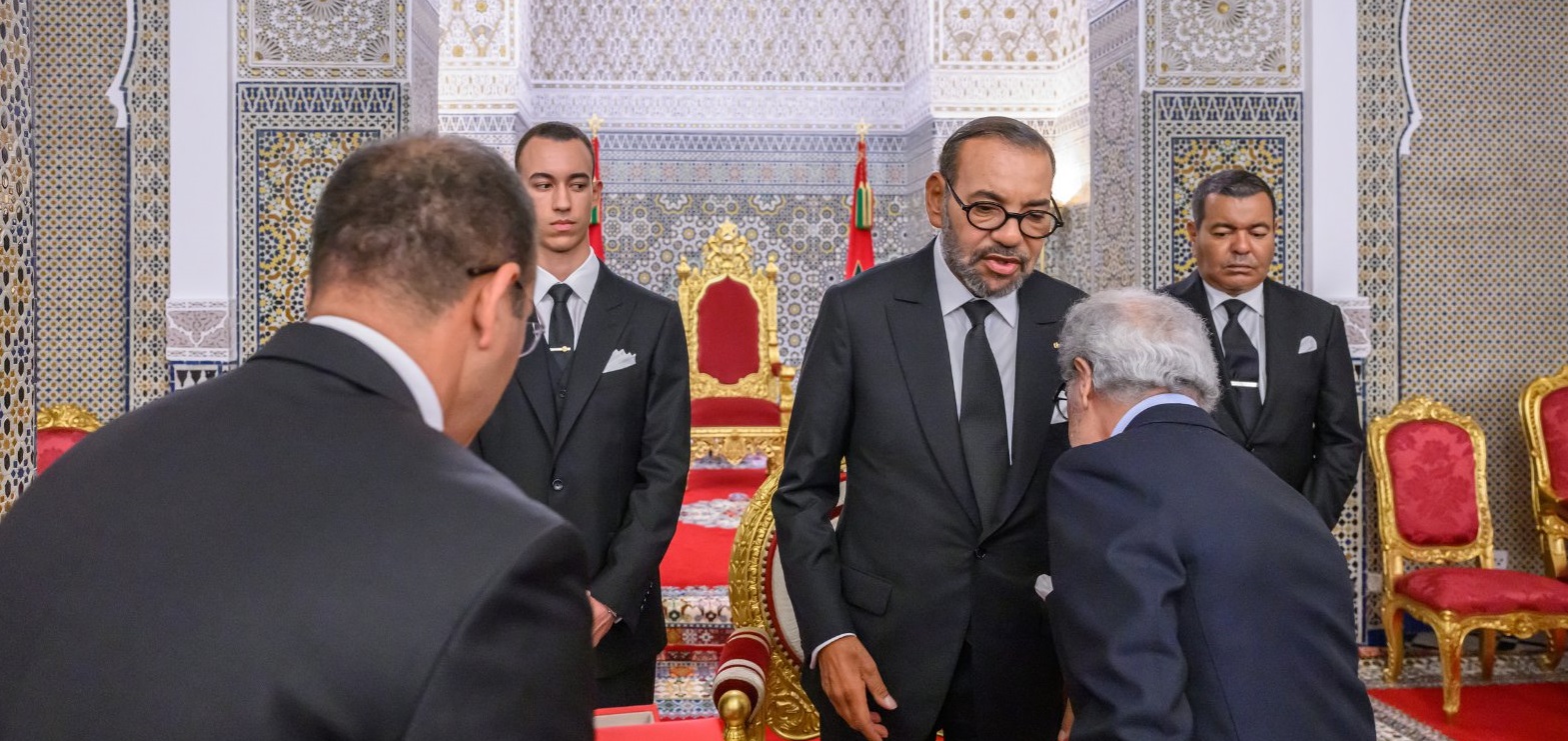 تضخم مُتراجع ووضعية صعبة للتشغيل.. الجواهري يقدم التقرير السنوي لبنك المغرب للملك محمد السادس