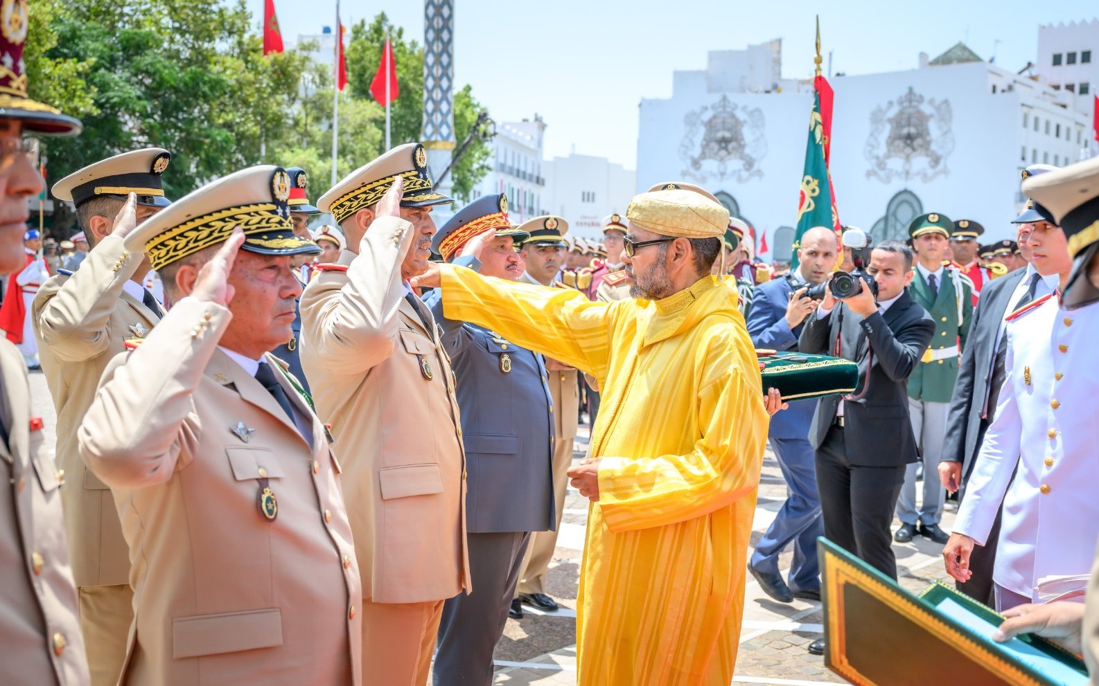 الملك يطلق على فوج الضباط المتخرجين الجدد اسم والدته الراحلة الأميرة لطيفة