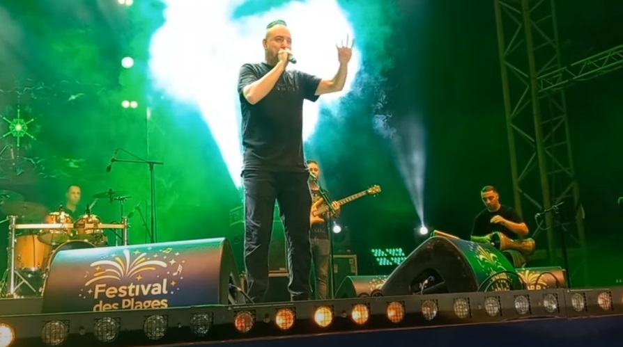 أغاني الشعبي والراي تستقطب زوار المضيق إلى حفل موس ماهر ضمن فعاليات مهرجات الشواطئ