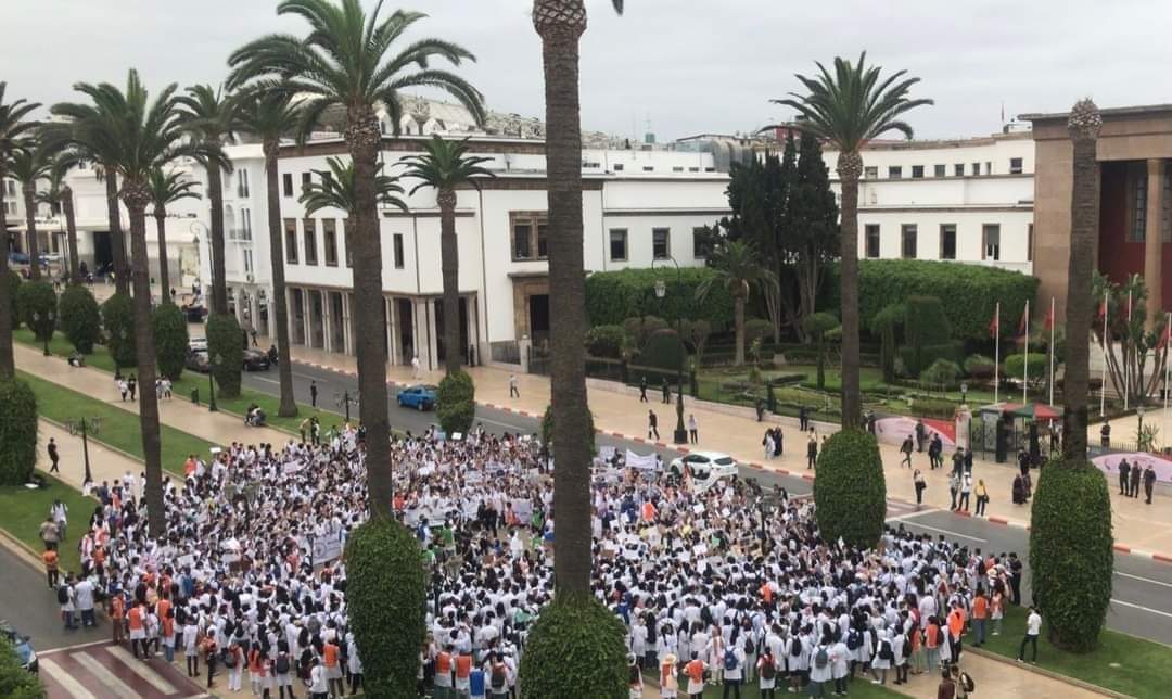 البرلمان يدخل على خط أزمة طلبة الطب للعب دور الوساطة