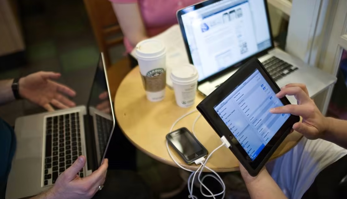 خمس نصائح من خبراء لتفادي خطر الاختراق والقرصنة عبر شبكات الـ WiFi العمومية