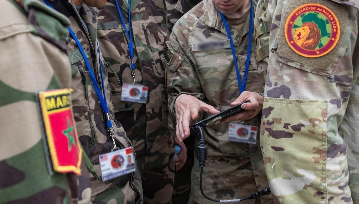 المغرب يخوض تدريبا عسكريا باستخدام تكنولوجيا الحرب الإلكترونية لتحديد "مواقع العدو"