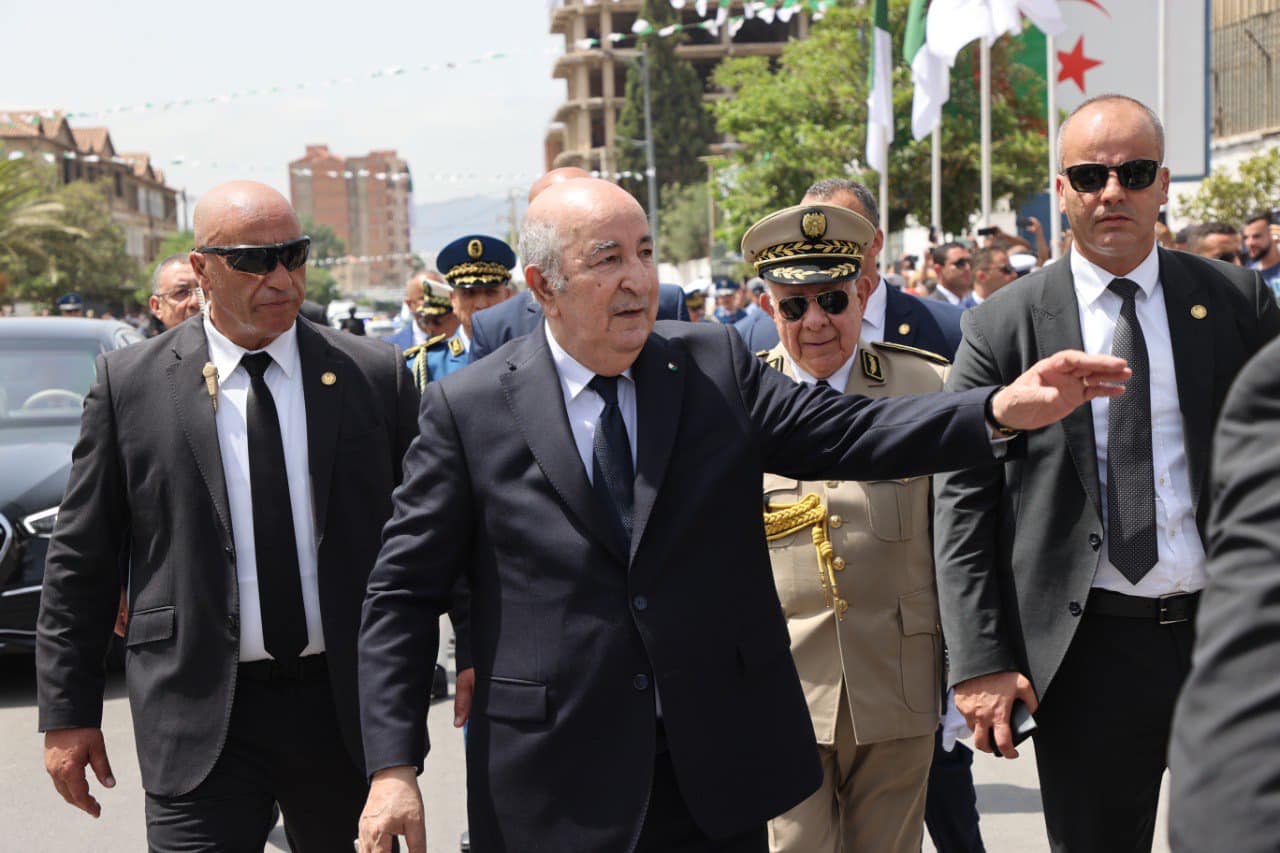 النيابة العامة الجزائرية تتهم ثلاثة مرشحين سابقين للرئاسة ضد تبون بـ "الفساد" وتسجن 68 آخرين