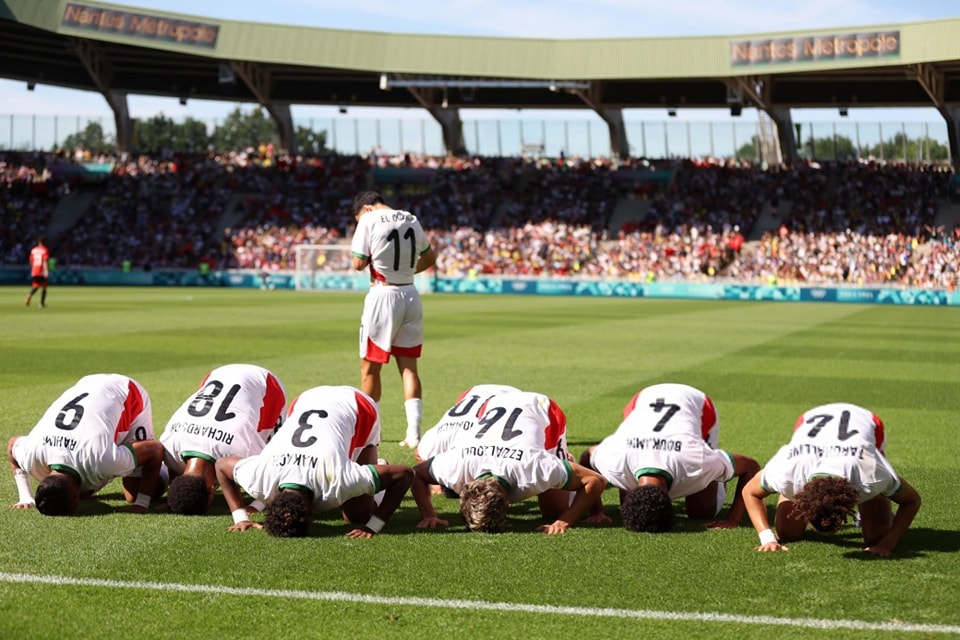  الملك محمد السادس في رسالة للمنتخب الأولمبي: أداؤكم ماتع وروحكم تنافسية ووطنيتكم صادقة 