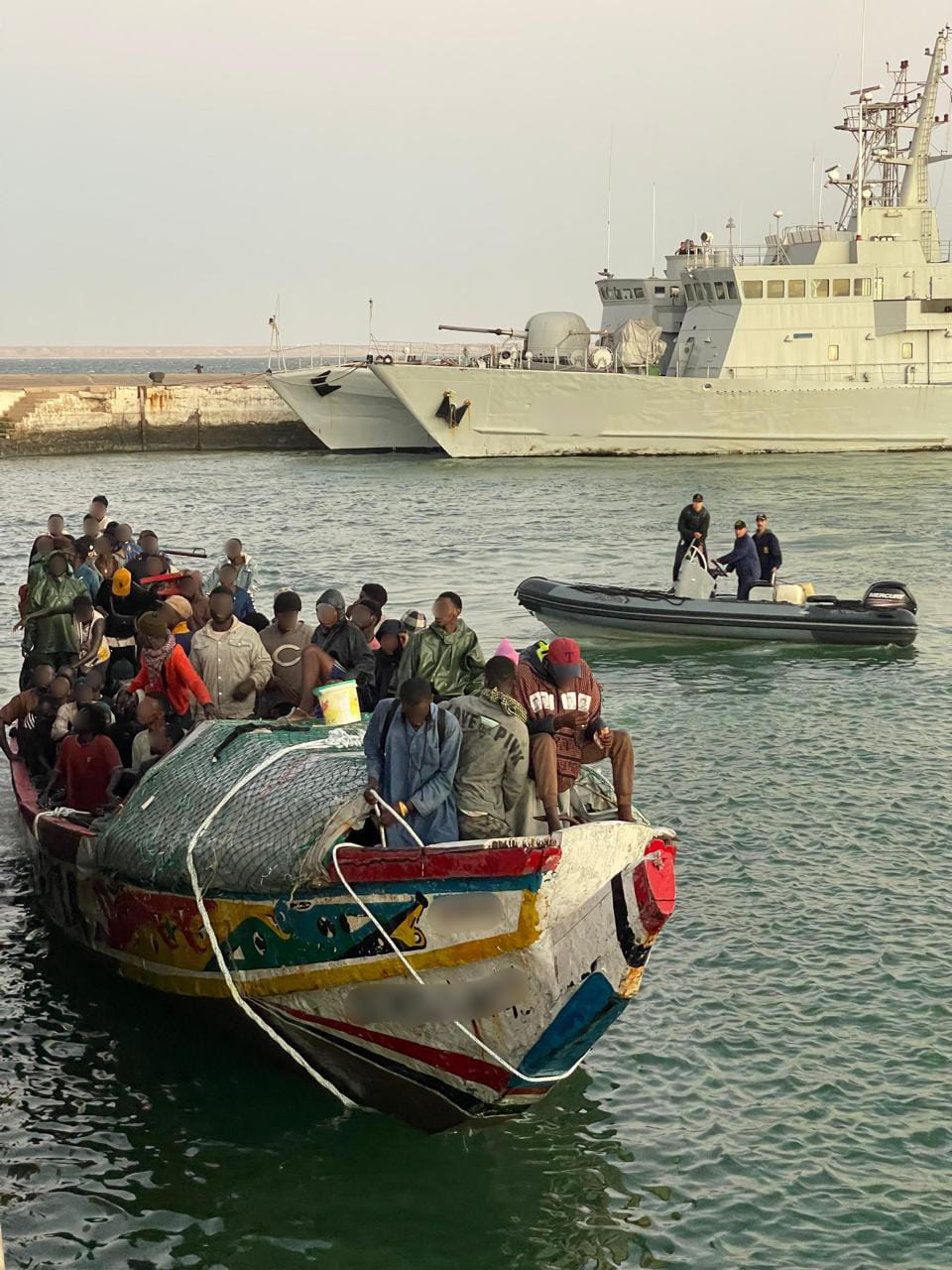الداخلة: البحرية الملكية تنقذ 168 مرشحًا للهجرة إلى جزر الكناري