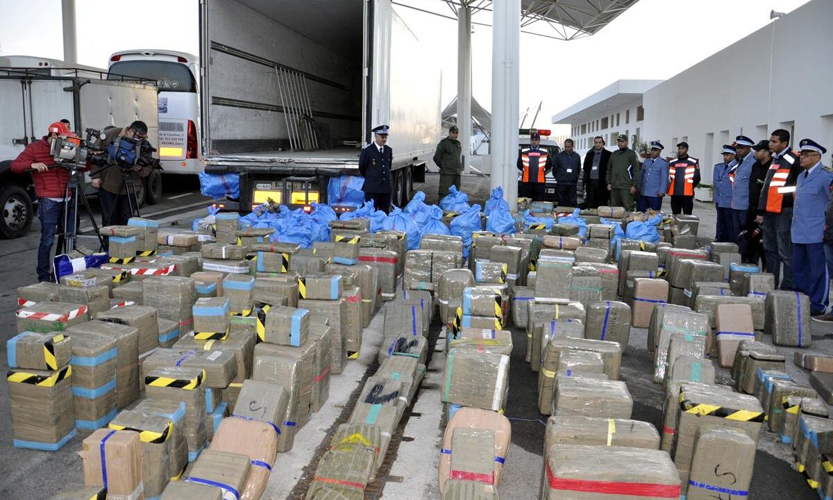  حجز 4198 كيلوغرامًا من الشيرا بمعبر الكركارات الحدودي 