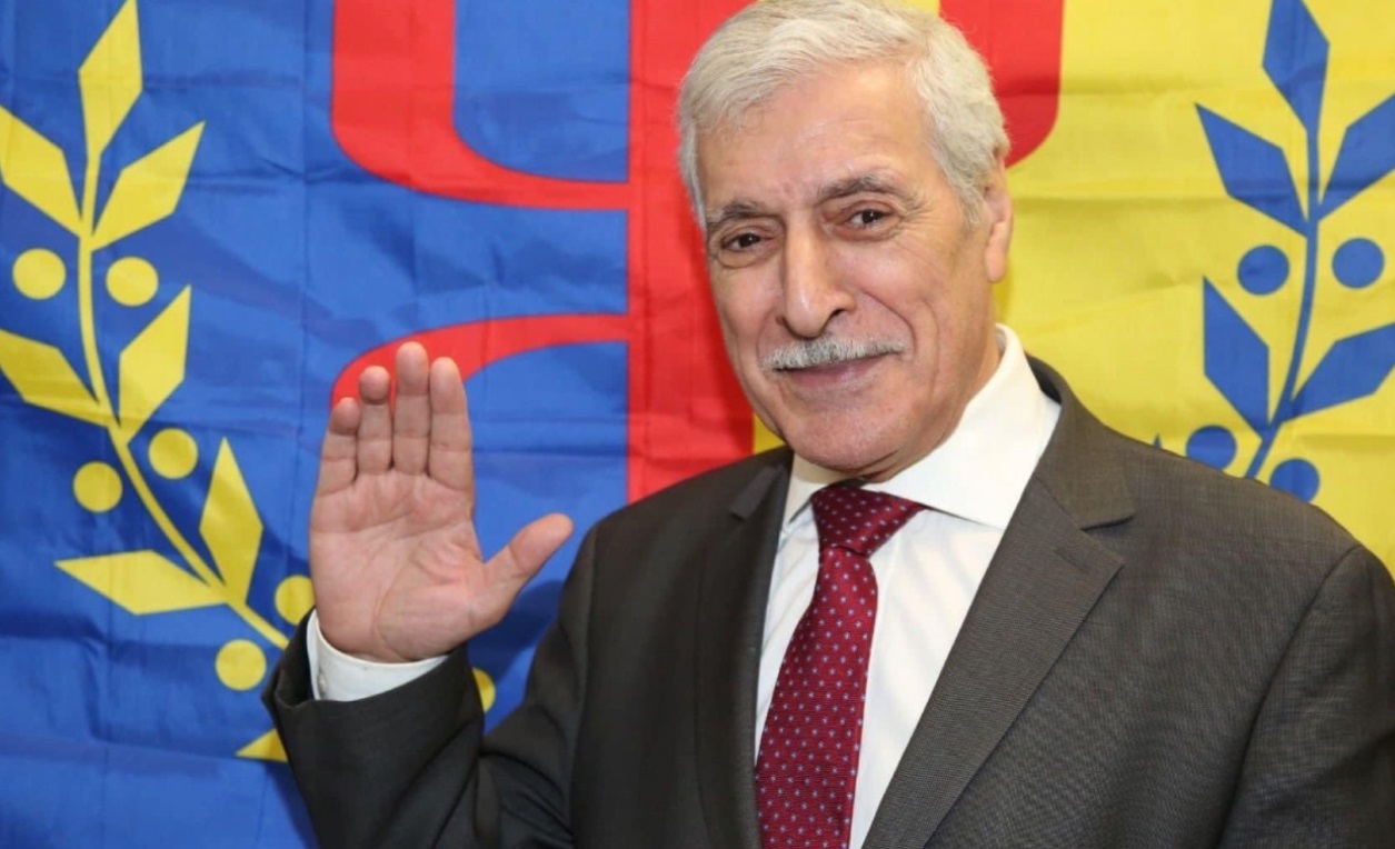 رئيس حكومة القبائل في المنفى لـ "الصحيفة": اتهامنا بإدخال الأسلحة إلى الجزائر "تلفيق مكرر" لتشتيت الانتباه عن الإخفاقات الدبلوماسية وعدم اكتراث الشعب بالانتخابات الرئاسية