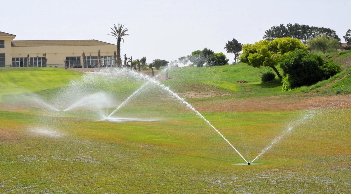 بسبب أزمة المياه.. اللجوء إلى المياه العادمة لسقي المساحات الخضراء بأكادير