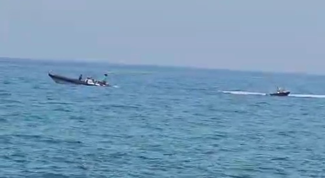 البحرية المغربية تُقدم المساعدة لـ 4 أشخاص دهستهم بحرية إسبانية قرب مليلية