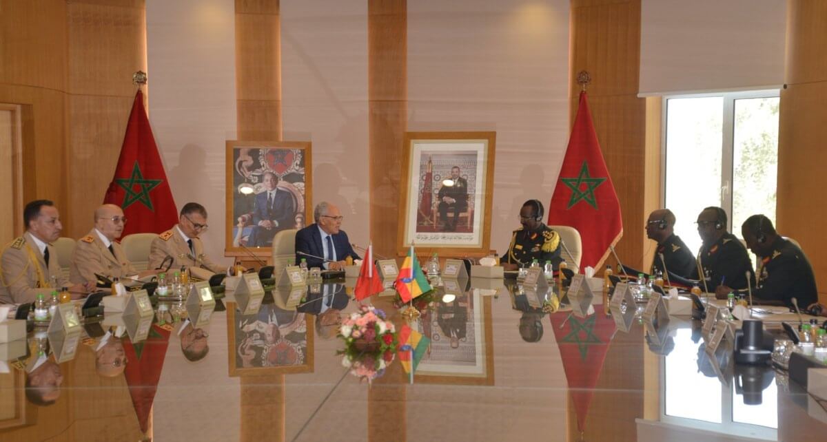 تعاون عسكري بين الجيش المغربي ونظير الإثيوبي في مجالات الدفاع والمشاريع المشتركة بين البلدين