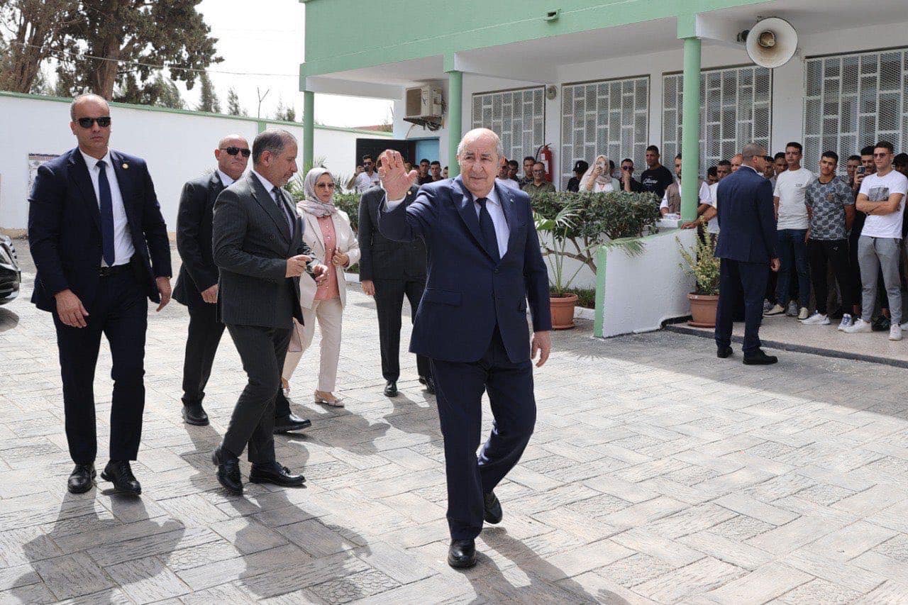 لماذا تُصنف الجزائر كنظام سلطوي؟.. 95% التي حصل عليها تبون هي النسبة الأكبر في جميع الانتخابات الرئاسية لسنة 2024 مُتفوقا على بوتين