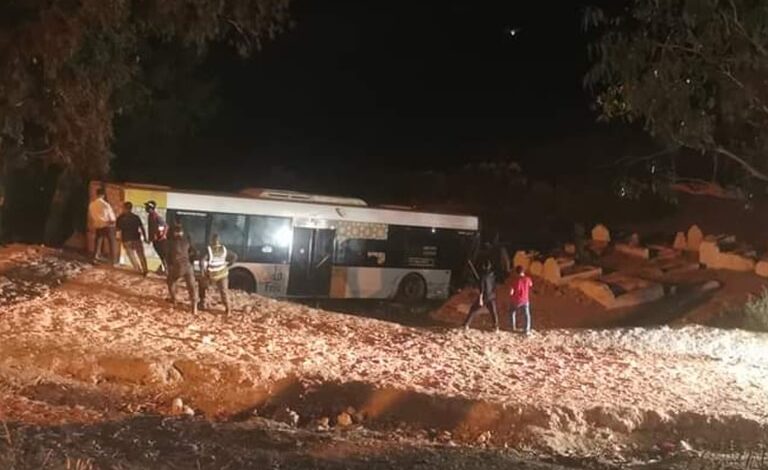 إصابة 54 شخصا في انقلاب حافلة للنقل الحضري بمدينة بفاس