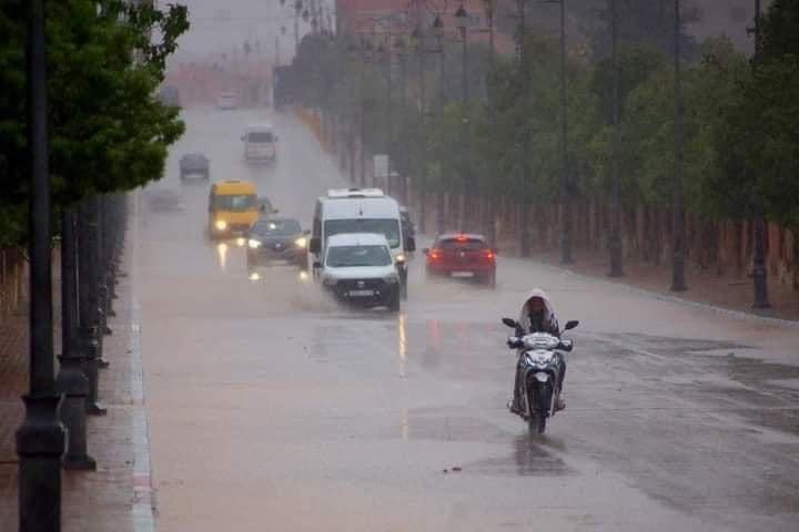 في نشرة إنذارية جديدة.. المديرية العامة للأرصاد الجوية تحذر من تساقطات مطرية رعدية جد قوية مع حبات البرد وهبات الرياح بعدد من أقاليم المملكة