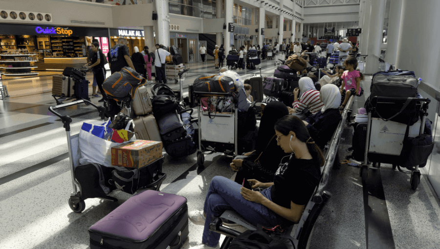  مغاربة عالقون تحت القصف الإسرائيلي في بيروت يناشدون وزارة الخارجية عبر "الصحيفة" تنظيم عملية إجلاء لهم من لبنان 