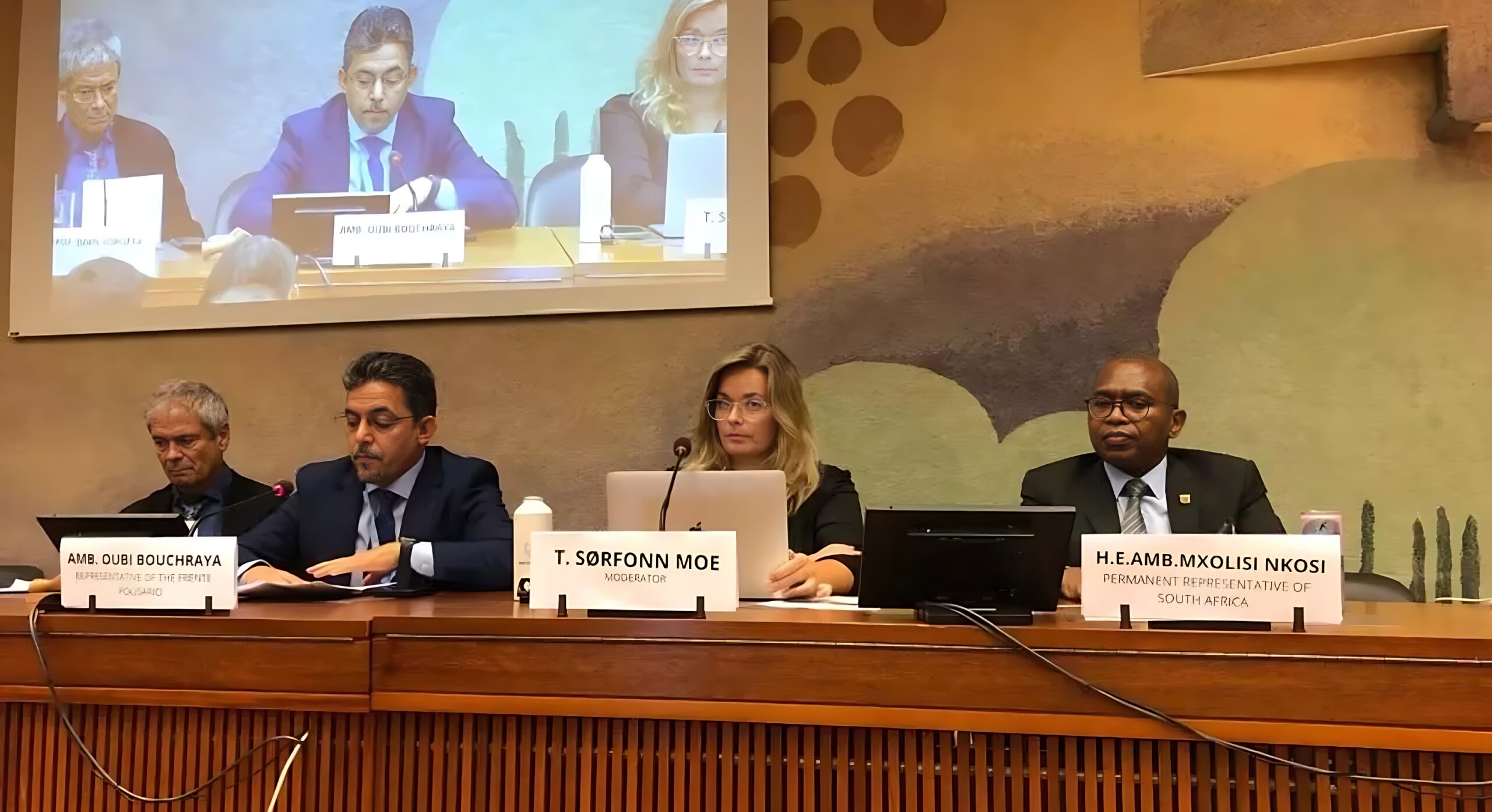 نشطاء فلسطينيون: نتبرأ من إقحام القضية الفلسطينية في صراع الصحراء