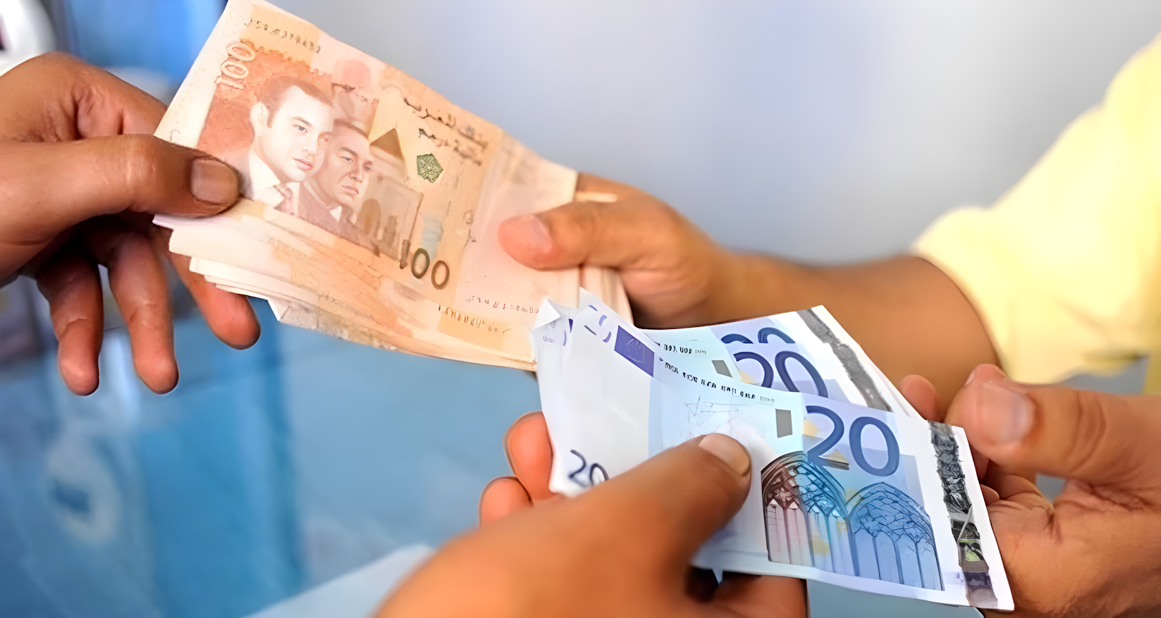 تحويلات الجالية وعائدات السياحة تتجاوز مداخيل المغرب من العملة الصعبة عبر تصدير الفوسفاط.. والفلاحة تواصل الانهيار