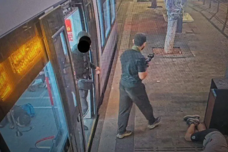 مقتل 8 إسرائيليين وإصابة آخرين في إطلاق نار بتل أبيب