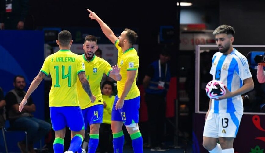  البرازيل تتوج بلقب كأس العالم لكرة القدم داخل القاعة على حساب الأرجنتين 