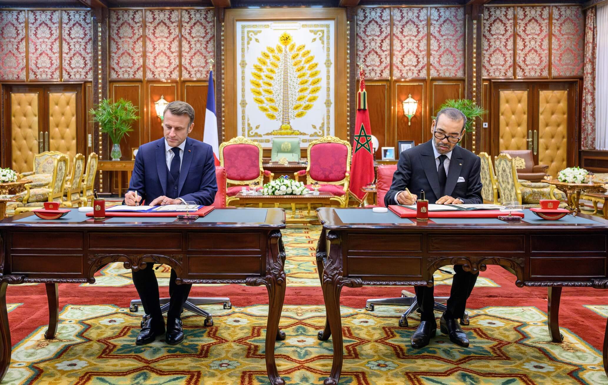 الصحافة الفرنسية: زيارة "مصالحة" لماكرون إلى المغرب وقضيتان هما الأبرز بين البلدين