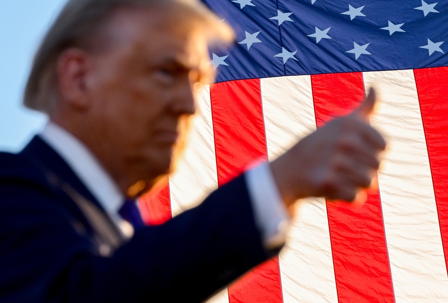  القضاء الأمريكي يحكم بعدم قانونية الرسوم الجمركية التي فرضها ترامب 