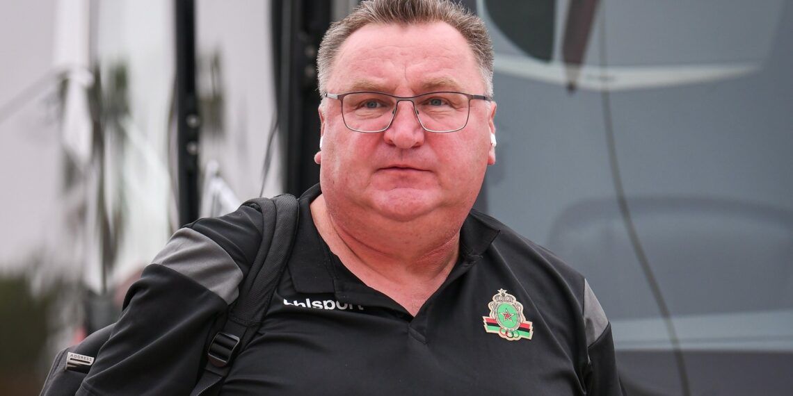 نادي الجيش الملكي ينفصل بالتراضي عن مدربه البولندي تشيسلاف ميشينيفيتش