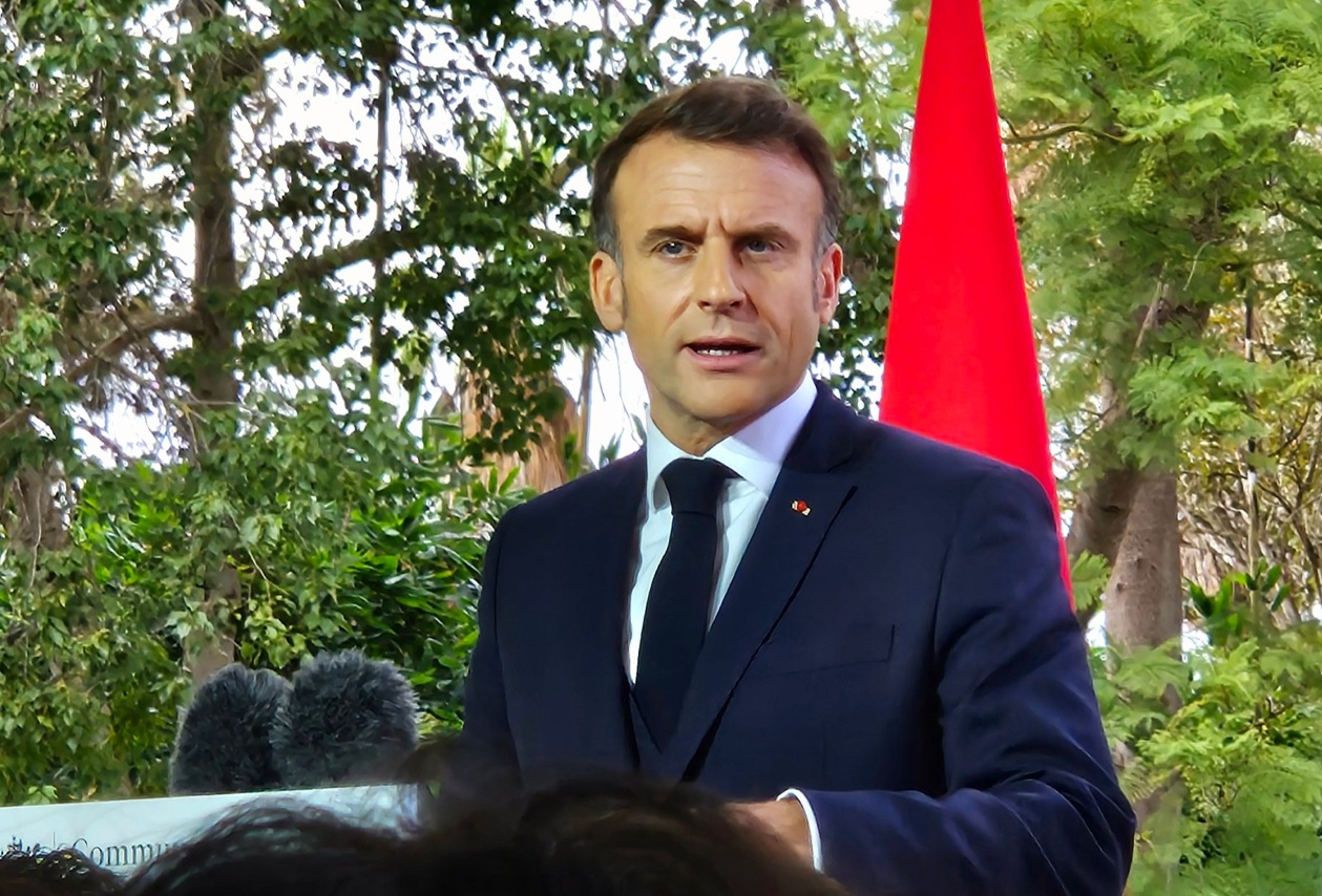 ماكرون: الدفاع عن مغربية الصحراء أمام المنتظم الدولي مُساهمة في ضمان الأمن والسلام بالمنطقة