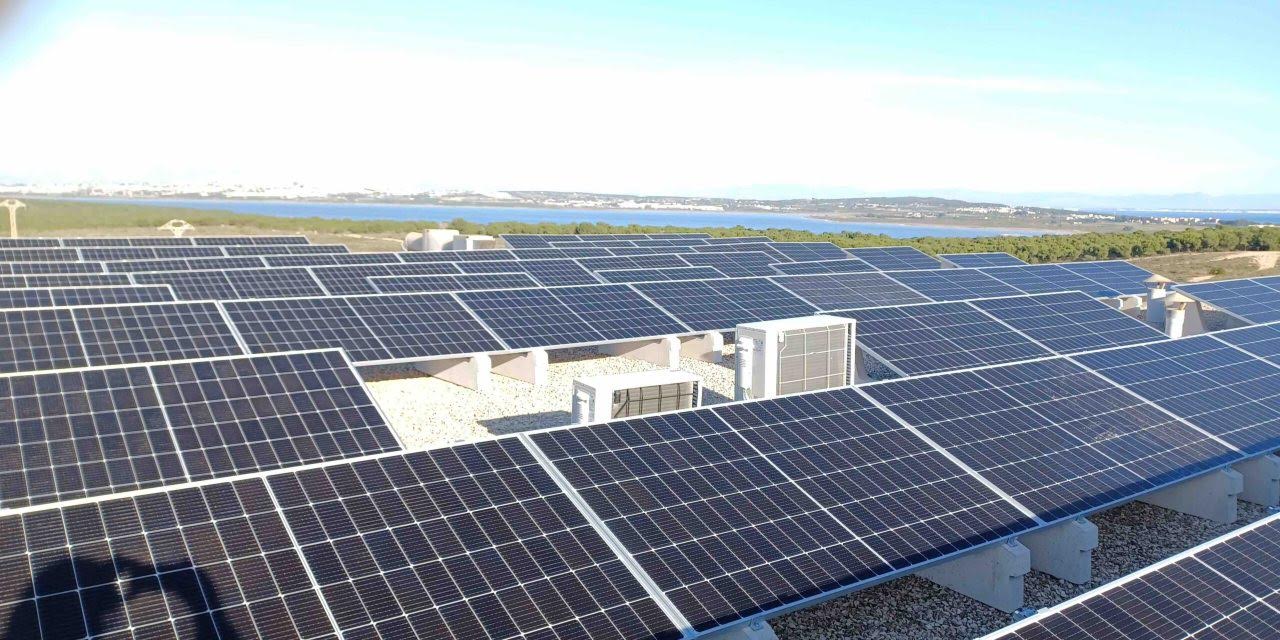 عبر "التجاري وفا بنك" التابع للهولدينغ الملكي.. المغرب يدخل غمار الاستثمار في قطاع الطاقة المتجددة في إسبانيا وأمريكا اللاتينية