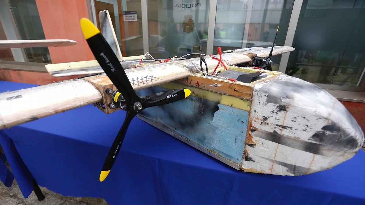 إسبانيا تُعلن عن تفكيك شبكة إجرامية دولية تنشط في تهريب المخدرات من المغرب بـ"درونات" أوكرانية