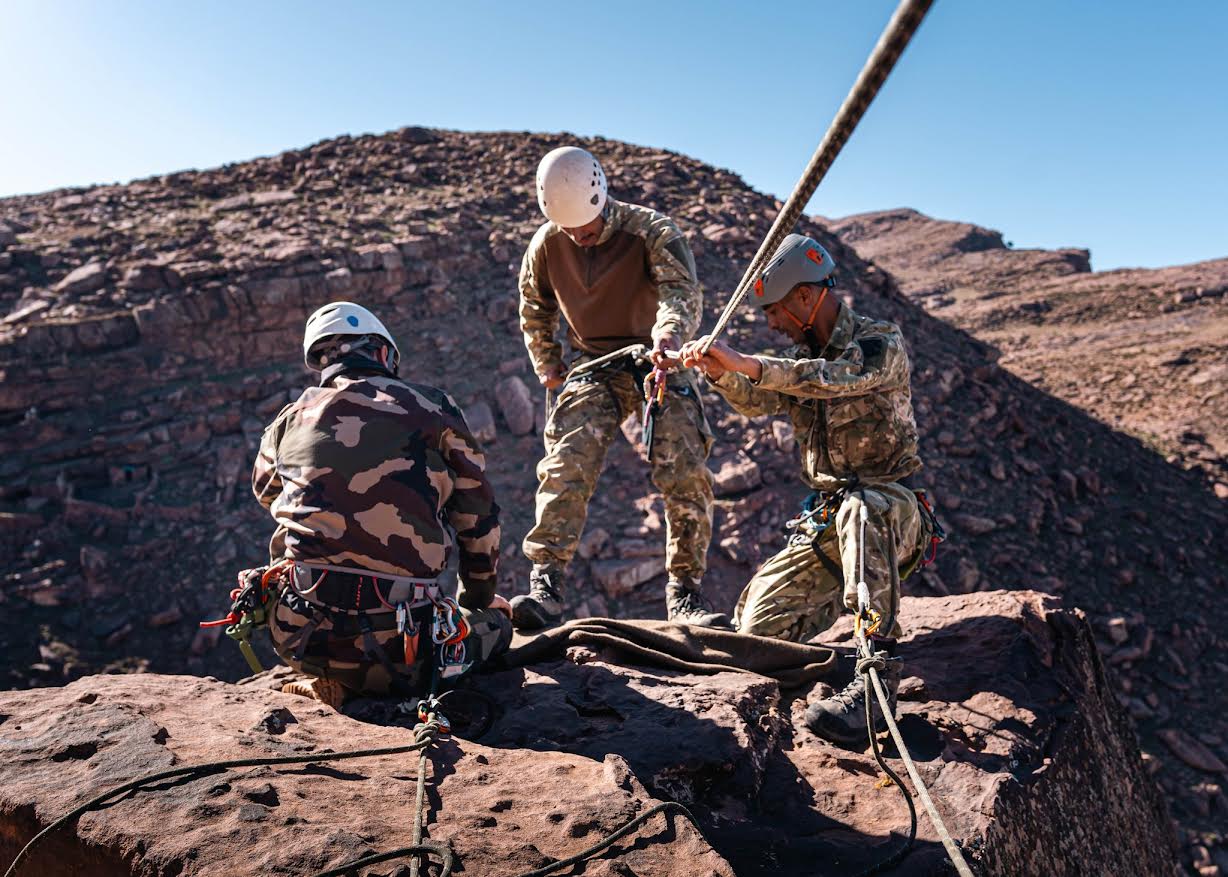 في أعالي الجبال عوض الصحراء.. مناورات برية مشتركة بين الجيشين المغربي والفرنسي تحاكي تكتيكات قتالية جديدة