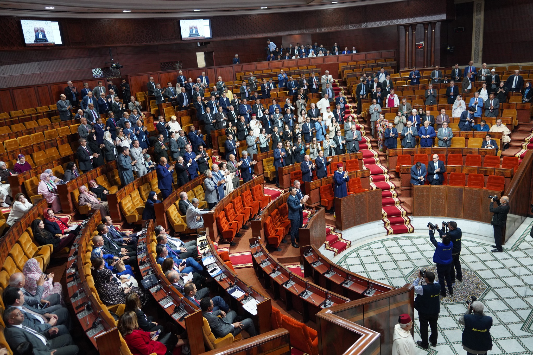 بعد المصادقة على الجزء الأول من قانون مالية 2025.. توقعات لا تدعو للتفاؤل بشأن القدرة الشرائية للمغاربة