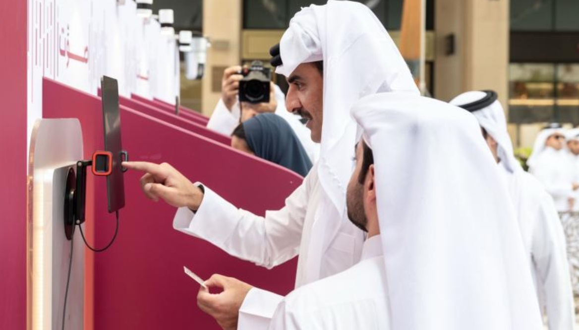 أمير قطر يصادق على التعديلات الدستورية بعد الاستفتاء عليها