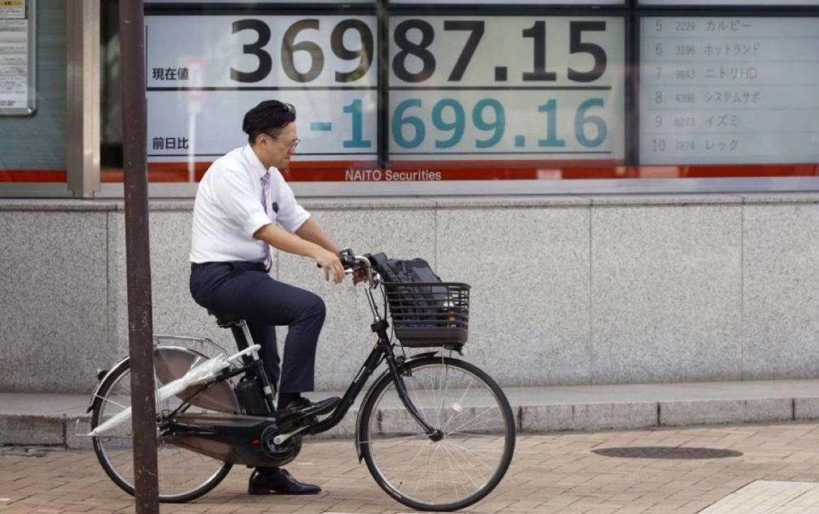 عقوبات قانونية في اليابان على استخدام الهاتف خلال قيادة الدراجة الهوائية