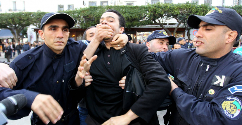  حملة اعتقالات في الجزائر بصفوف نشطاء أطلقوا "هشتاغ"  #مانيش-راضي للتعبير عن رفضهم للأوضاع الاقتصادية والسياسية في البلاد 