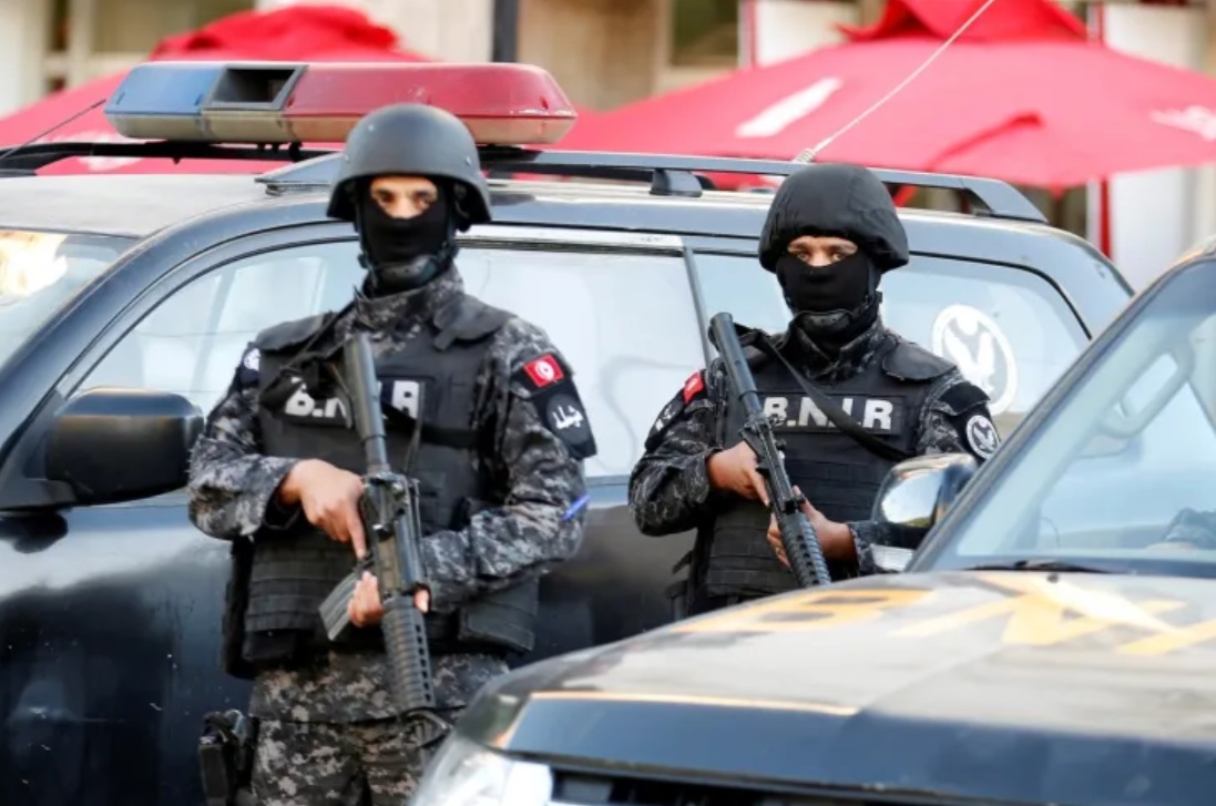 طعن عنصر أمن في عملية توقيف "تكفيري" بولاية المنستير شمال شرق تونس