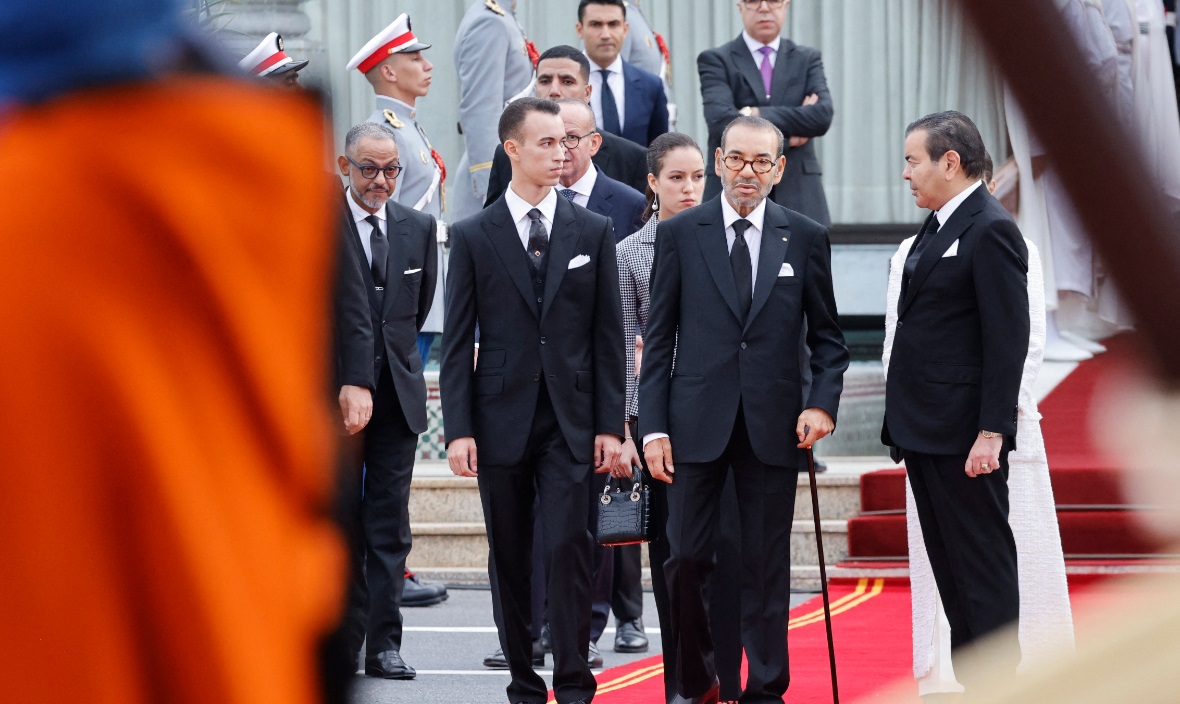 الملك محمد السادس يُجري عملية جراحية ناجحة في العاصمة الرباط