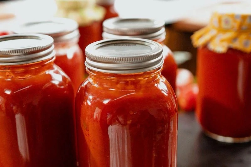 إدارة الجمارك بالمغرب تحاصر الطماطم المصرية المعلبة برسوم إغراق نهائية