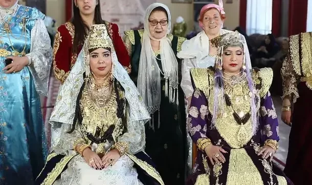 الكندورة والملحفة لا القفطان.. "اليونيسكو" تكشف الأزياء الجزائرية المقبولُ إدراجها ضمن قائمة التراث الثقافي اللامادي