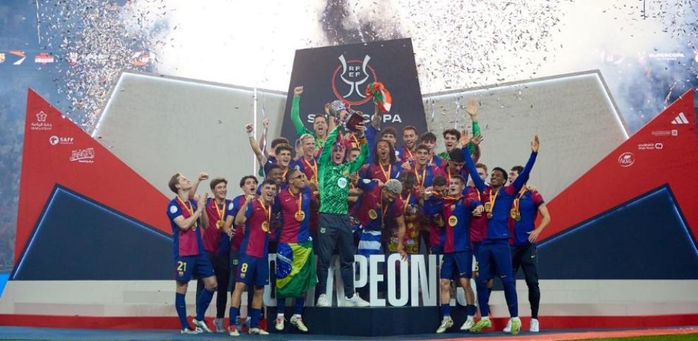 برشلونة يحرز كأس السوبر الإسبانية بعد اكتساحه ريال مدريد بخماسية