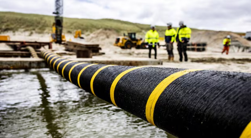  الربط الكهربائي بين المغرب وبريطانيا.. شركة "إكس لينكس" تُطالب بالدعم السياسي للمشروع بعد تمديد جدوله الزمني بسبب الانتخابات 