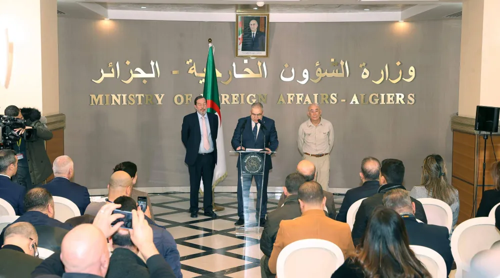  وزيرة الدفاع الإسبانية: لولا مجهودات مخابراتنا ما تم إطلاق سراح المواطن الإسباني الذي اختُطف بجنوب الجزائر 