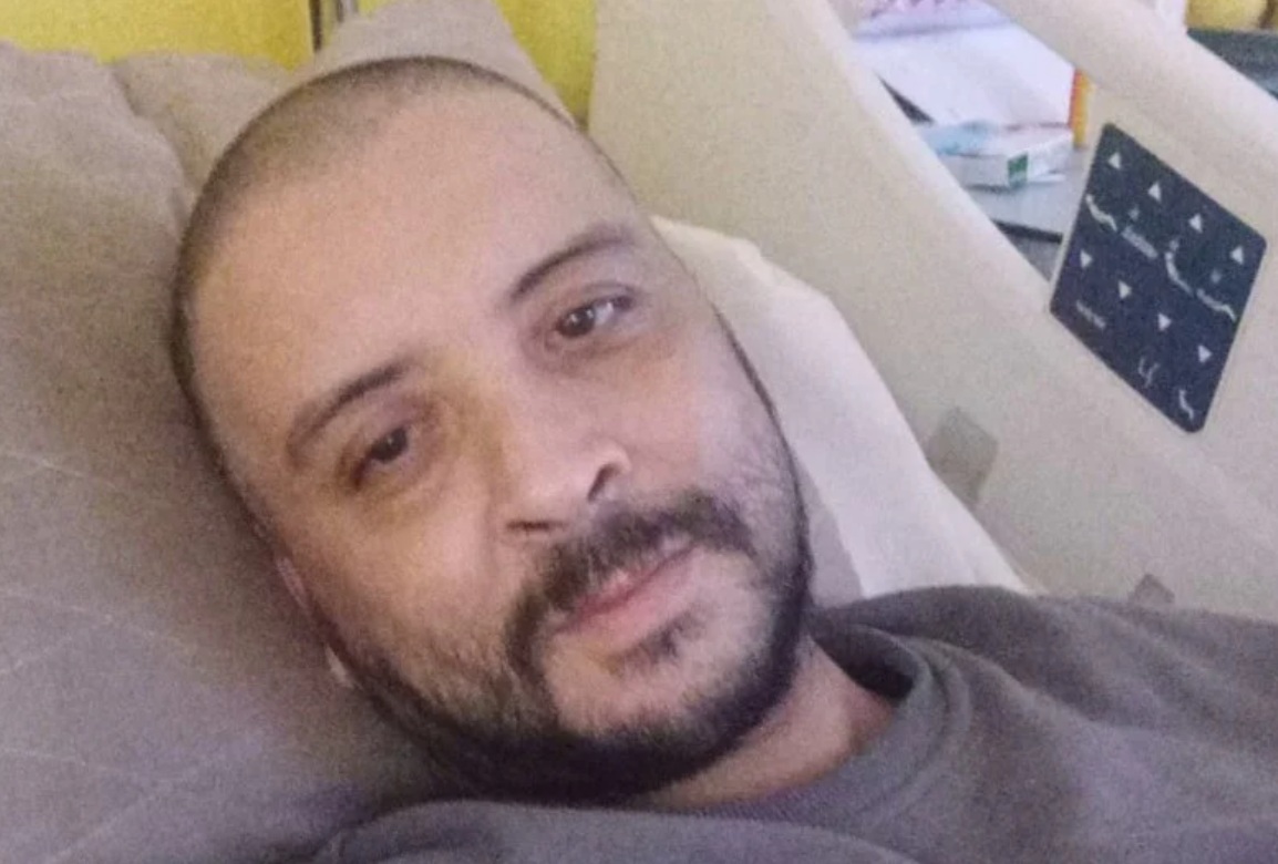 وفاة أسامة الخليفي أبرز مؤسسي حركة "20 فبراير"