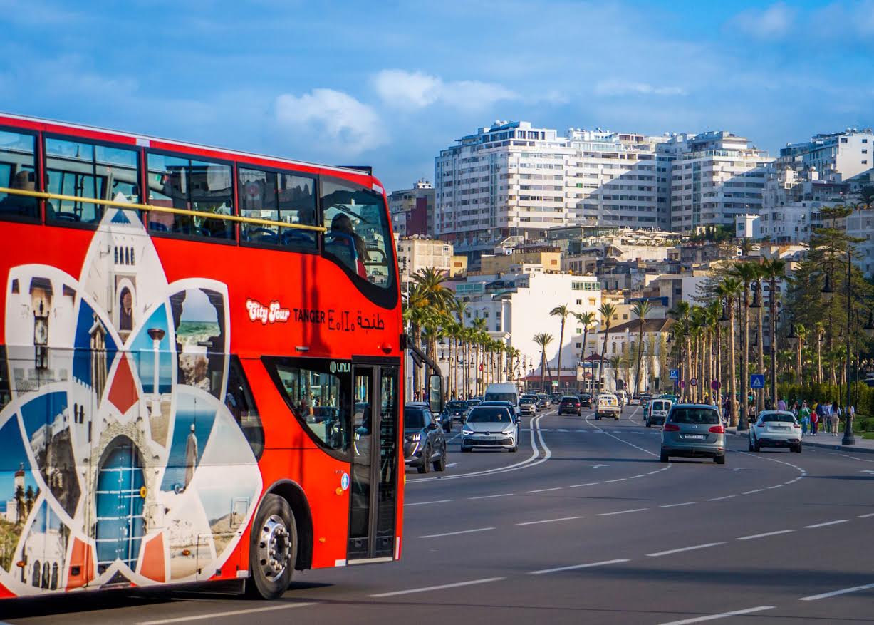قطاع السياحة يضخ أكثر من 104 مليار درهم في الاقتصاد الوطني ويعزز من مكانة وجهة المملكة