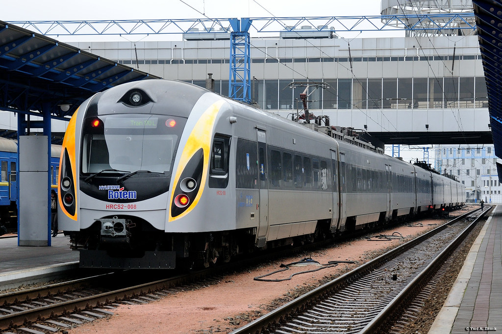 رئيس كوريا الجنوبية يشكر الملك محمد السادس بعد ظفر "هيونداي" بأكبر عقد خارجي في مجال السككي لتزويد المغرب بـ 150 قطارا