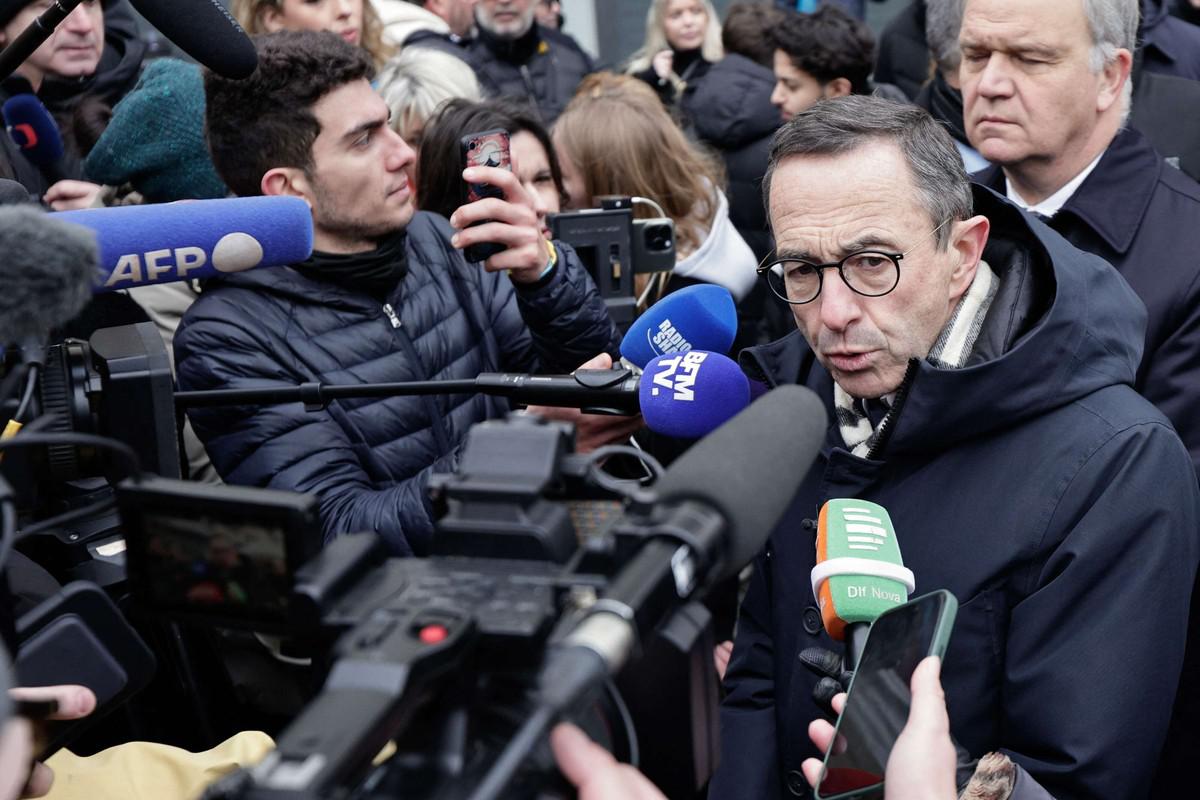 بعد حادثة طعن جزائري لأشخاص في مدينة "مولوز".. وزير الداخلية الفرنسي: لقد كنا لطفاء للغاية مع الجزائر، وحان الوقت لتغيير أسلوب التعامل معها