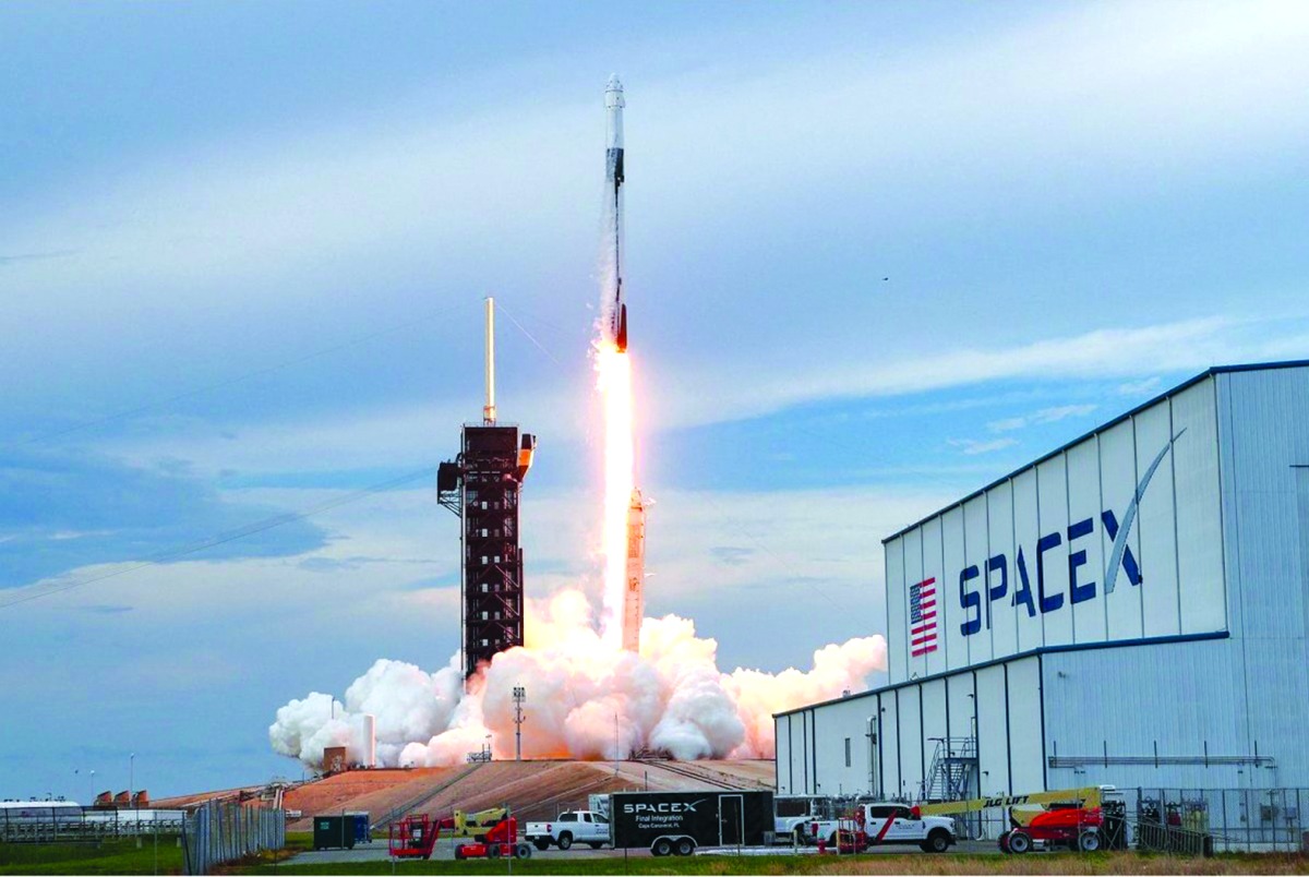 "سبيس إكس" تطلق 23 قمرا جديدا من طراز "ستارلينك" إلى الفضاء